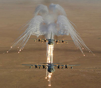 KC-130 sobre el desierto de Irak. Foto: Andrew Williams, USMC