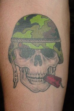 Tatuajes de marines: vestidos para matar