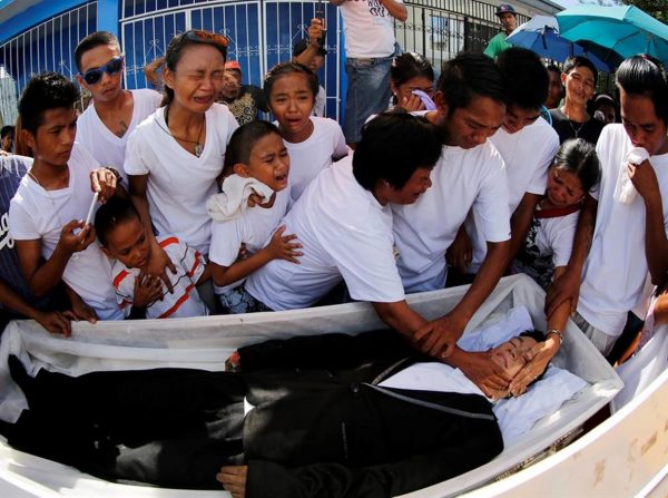 filipinas-entierro